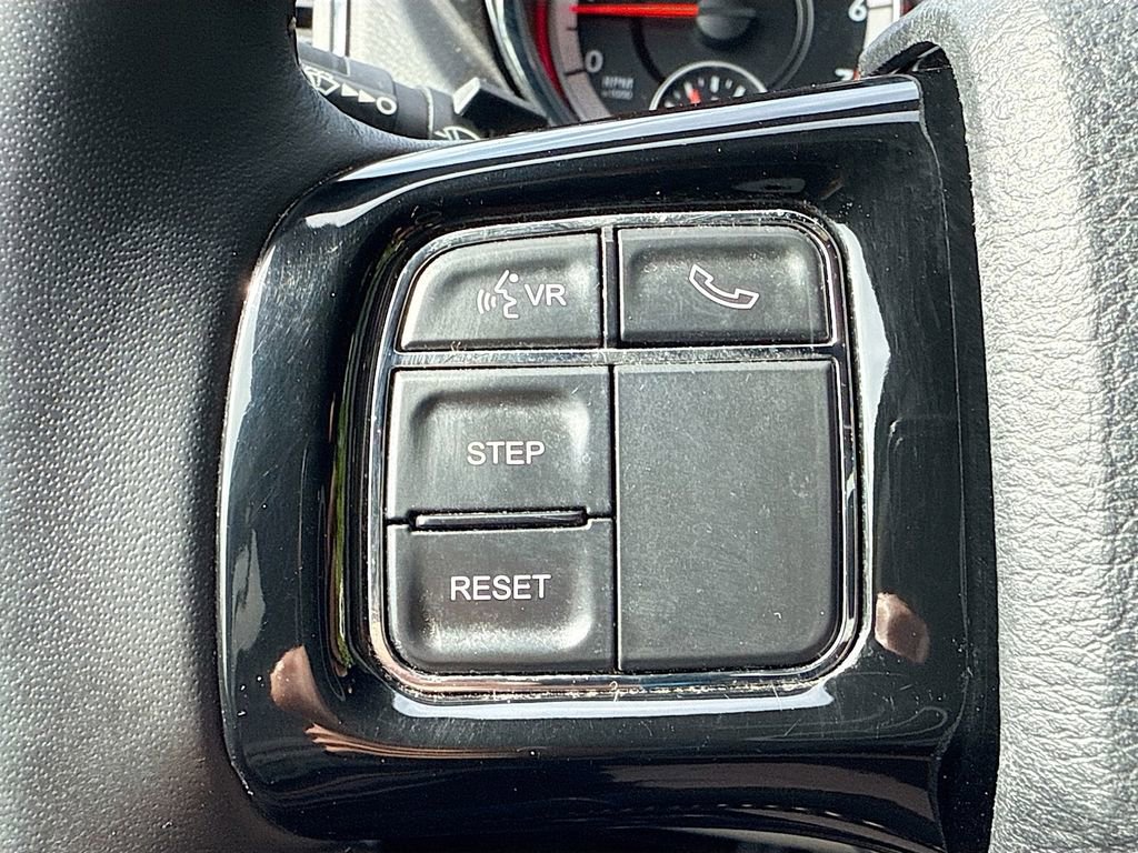 Used 2020 Dodge Grand Caravan SXT image 36