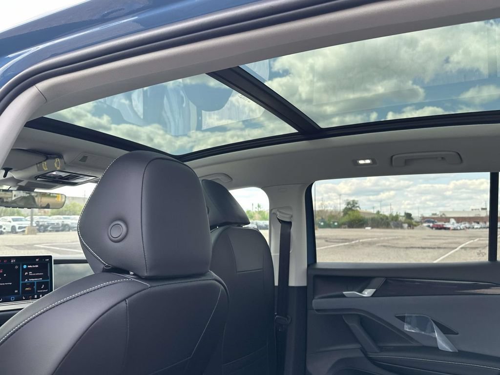 New 2026 Volkswagen Tiguan SE AWD/4WD image 10