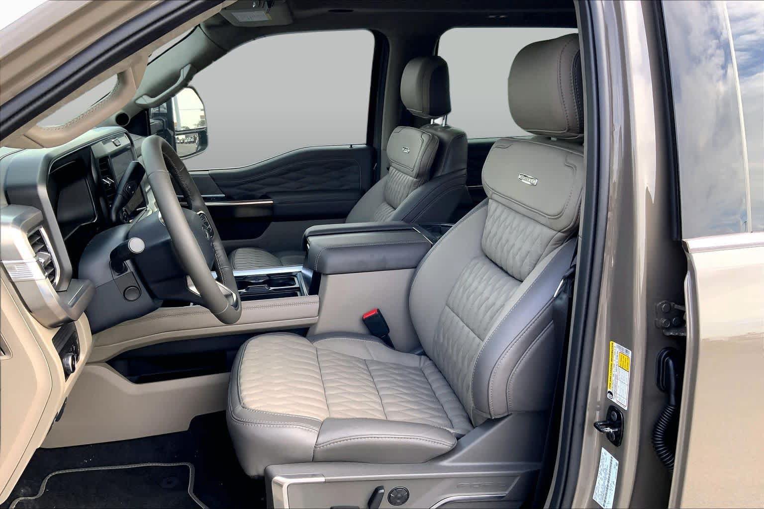 New 2026 Ford F250 Platinum w/ Platinum Plus Package AWD/4WD image 7