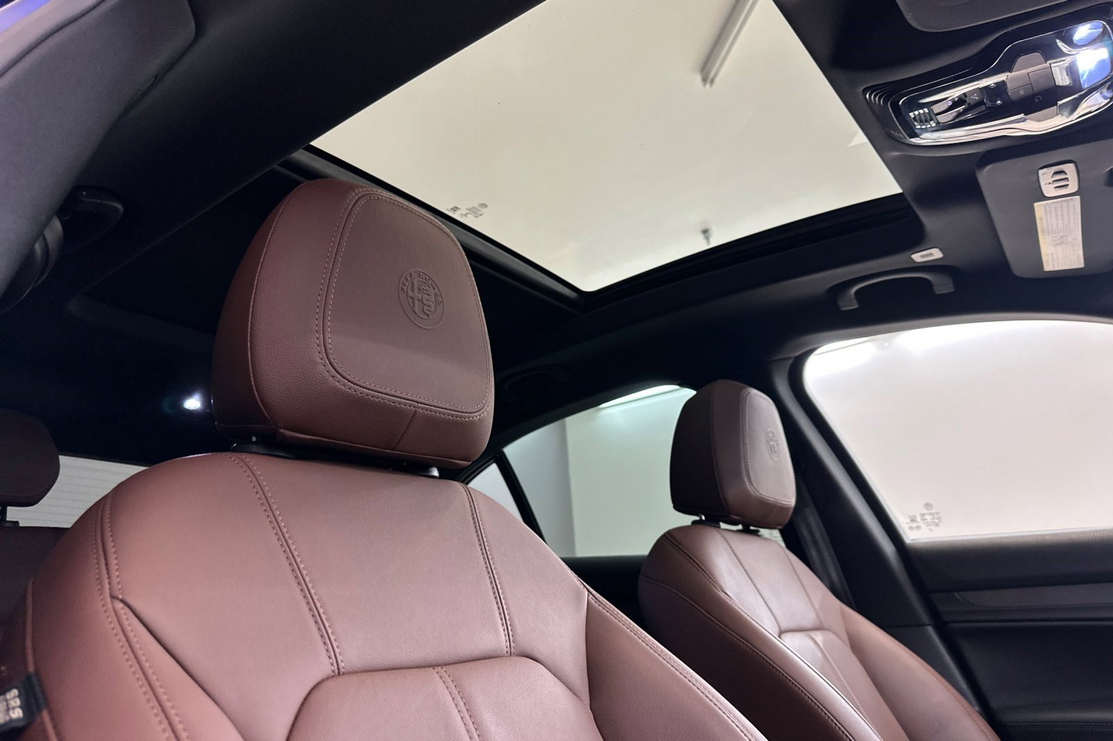 Used 2022 Alfa Romeo Stelvio Ti image 24