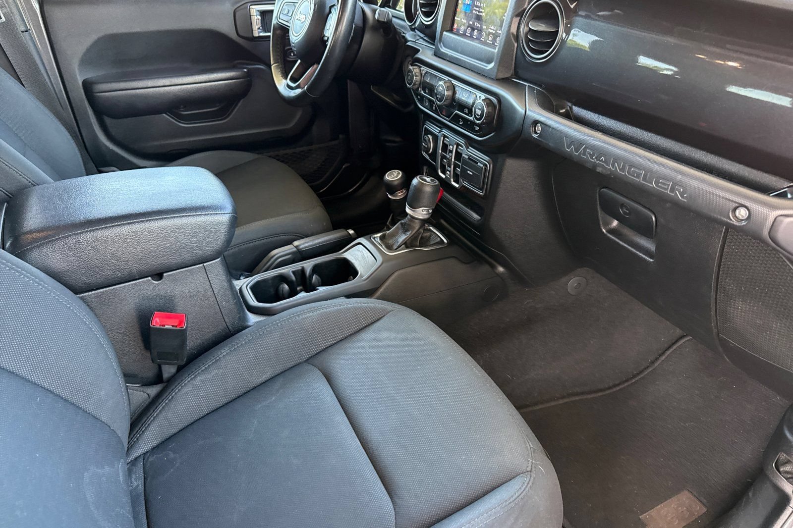 Used 2020 Jeep Wrangler Unlimited Sport AWD/4WD image 25