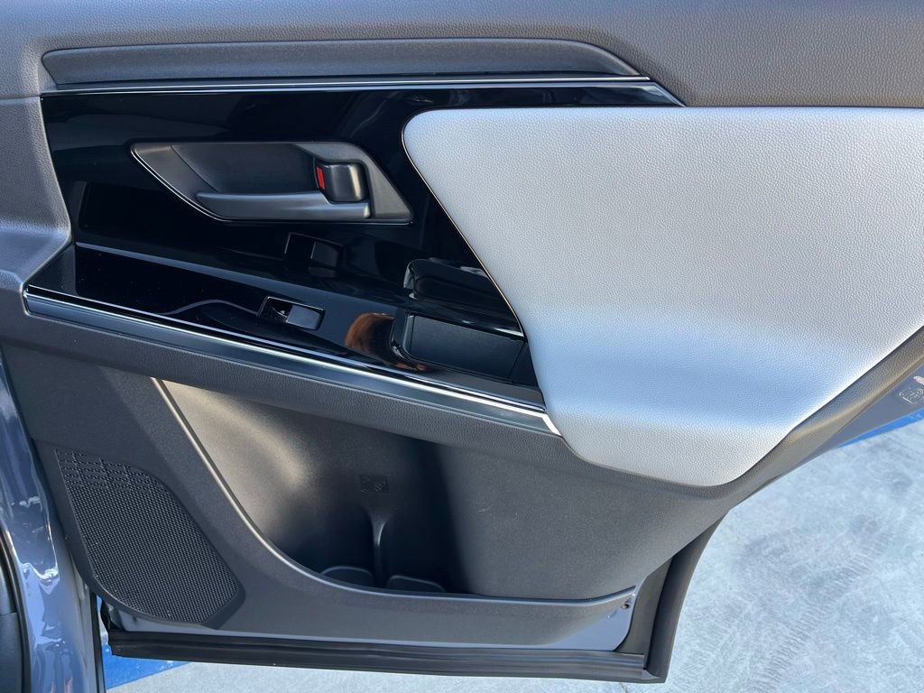 Certified 2023 Subaru Solterra Limited image 23