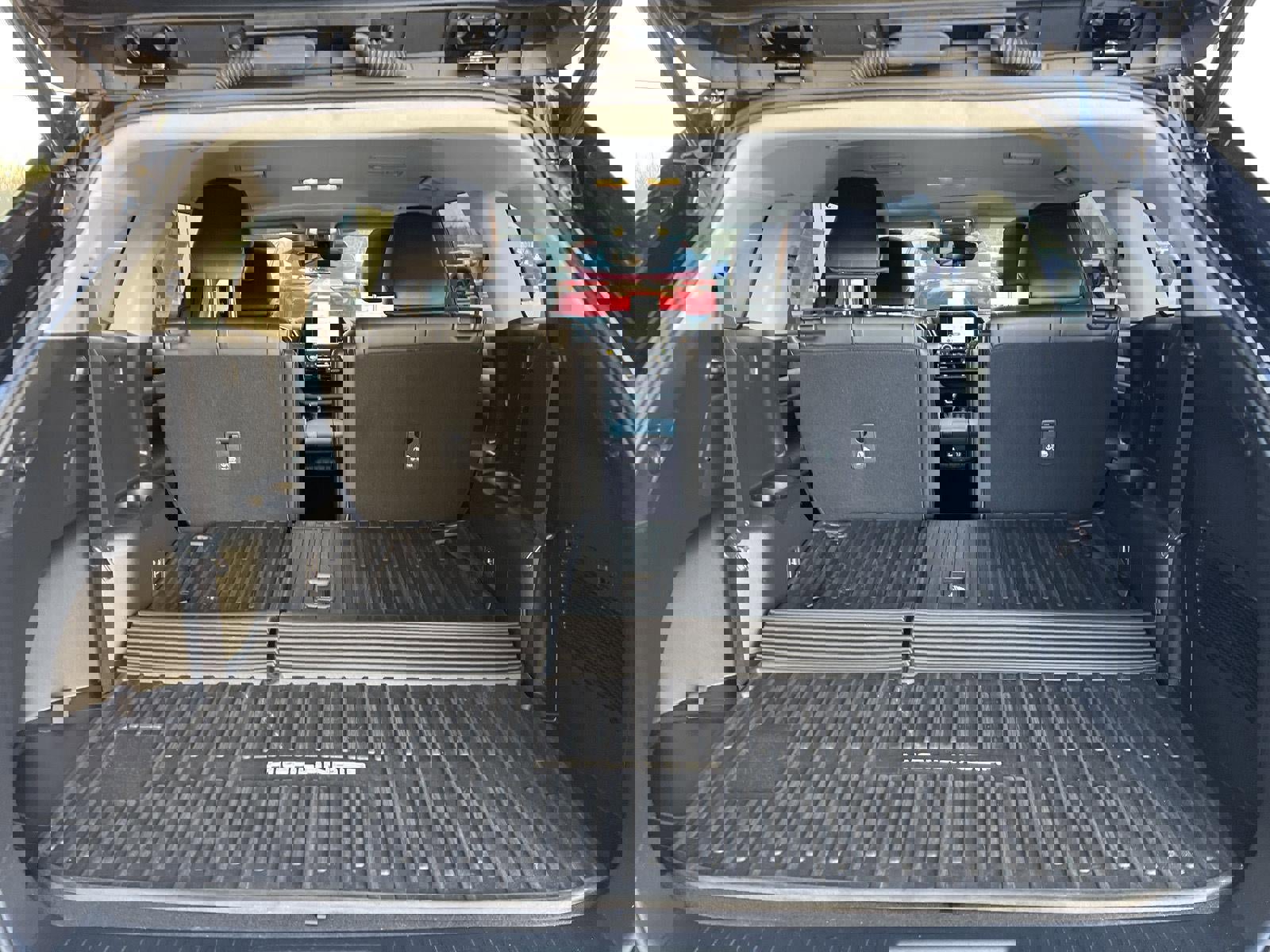 Certified 2023 Toyota Highlander XLE image 28