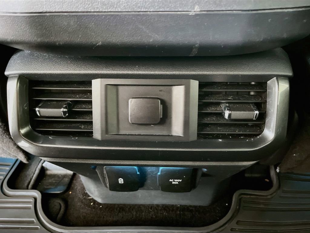 Used 2021 Ford F150 Lariat RWD image 27