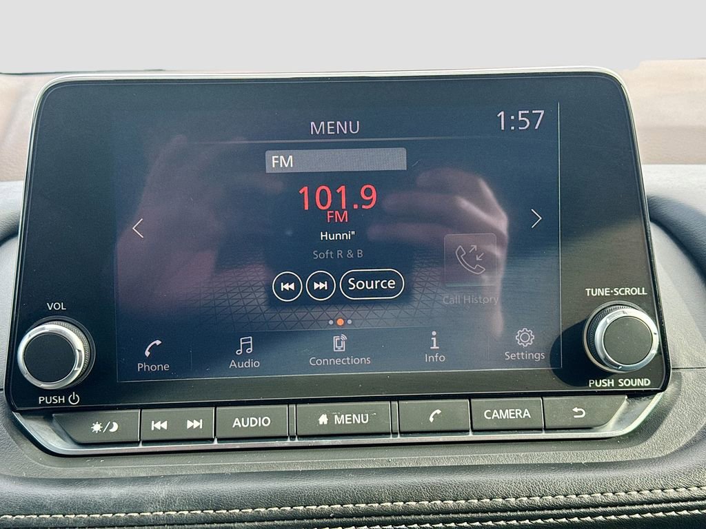 Used 2023 Nissan Rogue S image 15