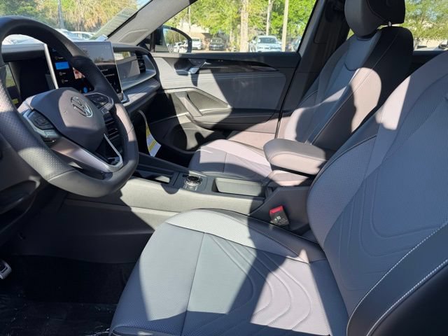New 2026 Volkswagen Tiguan SE R-Line FWD image 14