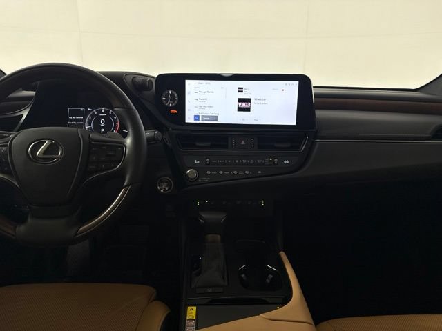 Used 2025 Lexus ES 350 Ultra Luxury w/ Accessory Package (Z2) FWD image 33