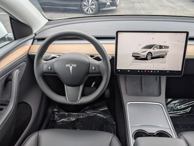 Used 2024 Tesla Model Y Long Range AWD/4WD image 17