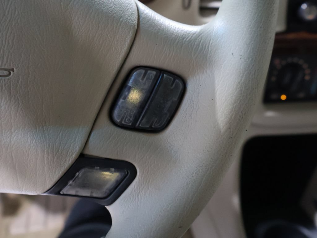 Used 2005 Chevrolet Impala LS w/ Preferred Equipment Group FWD image 29