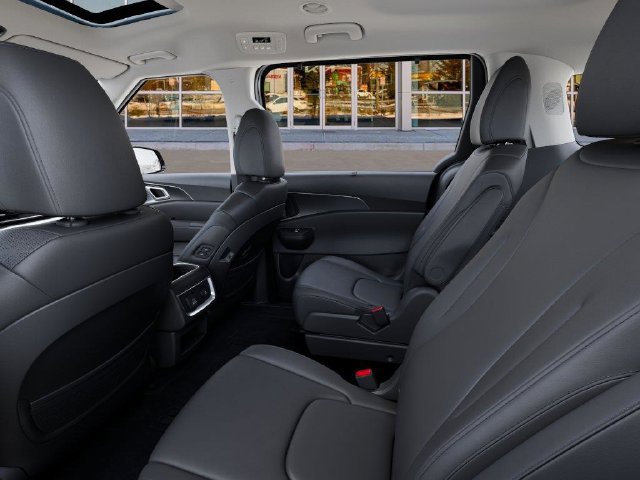 New 2027 Kia Carnival SX w/ Dark Edition Package FWD image 18