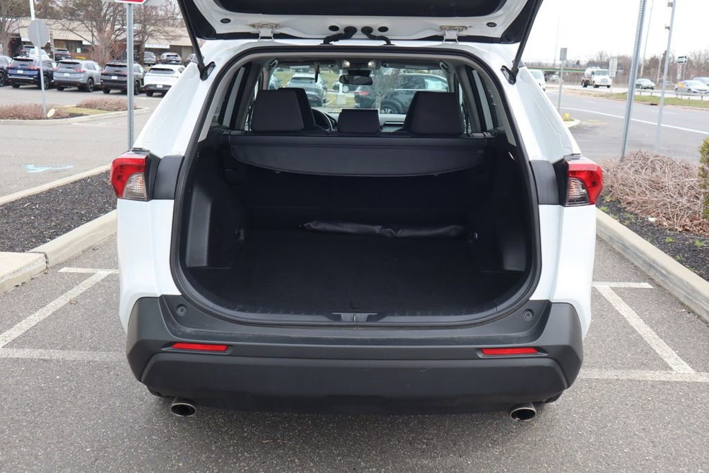 Used 2024 Toyota RAV4 XLE image 32