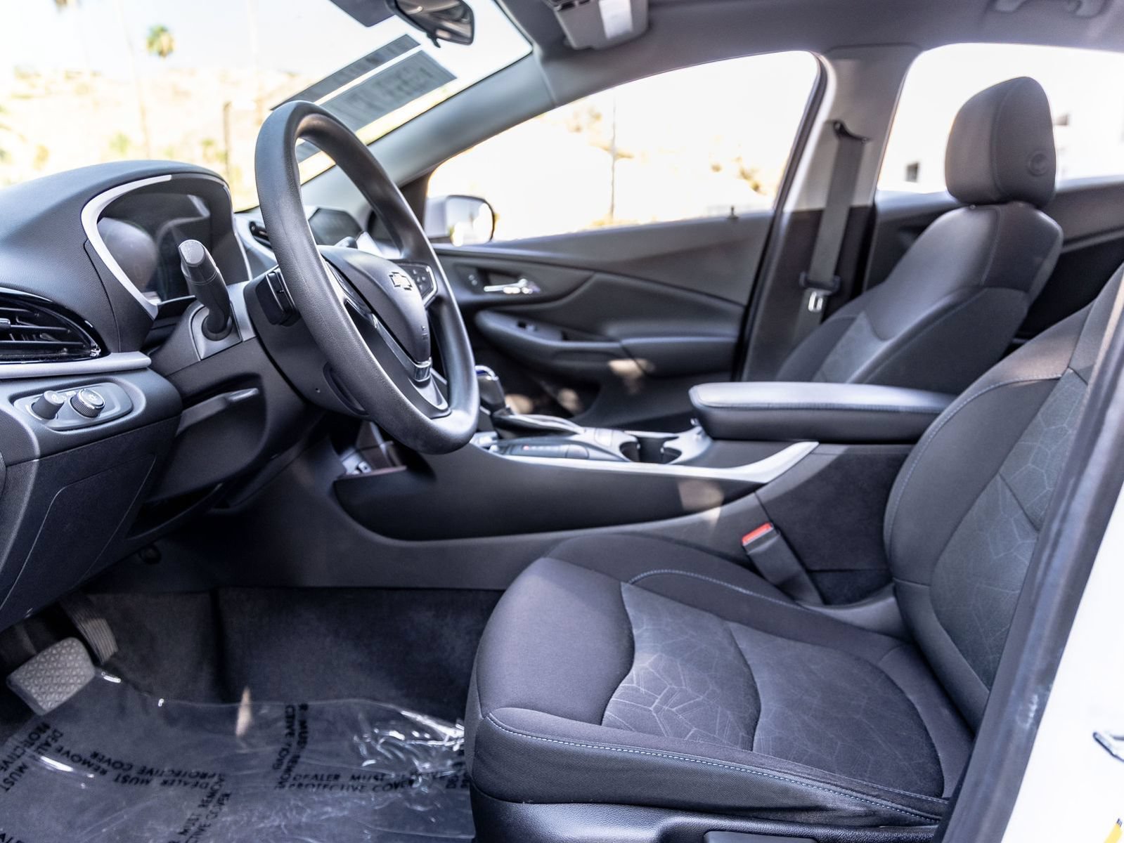 Used 2018 Chevrolet Volt LT FWD image 18