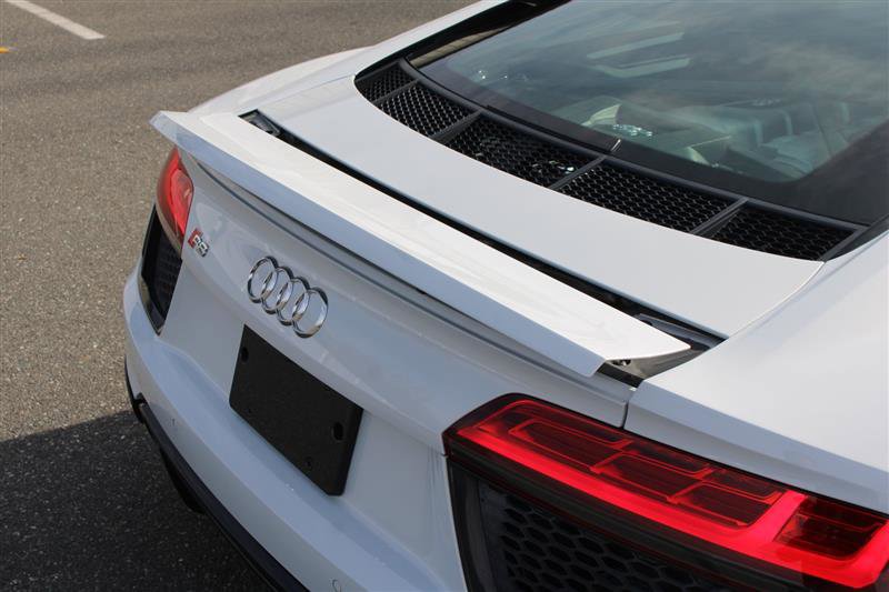 Used 2018 Audi R8 V10 w/ Carbon Exterior Package image 19
