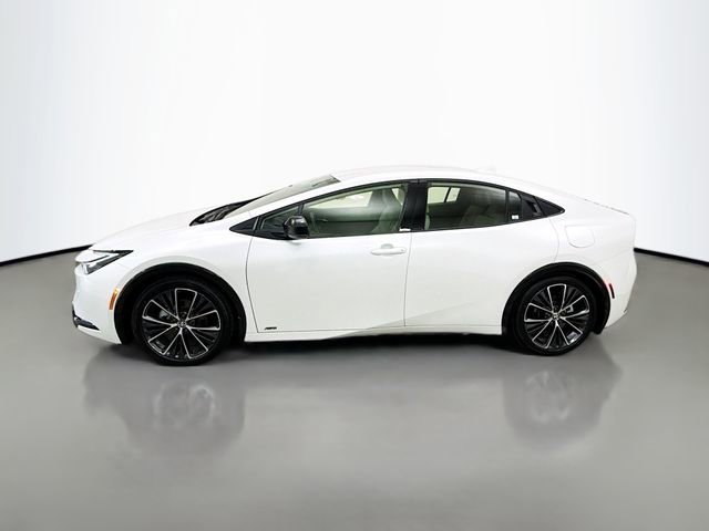 Used 2024 Toyota Prius XLE image 4