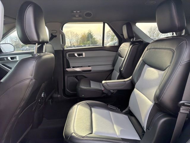 Certified 2022 Ford Explorer XLT w/ Equipment Group 202A AWD/4WD image 20