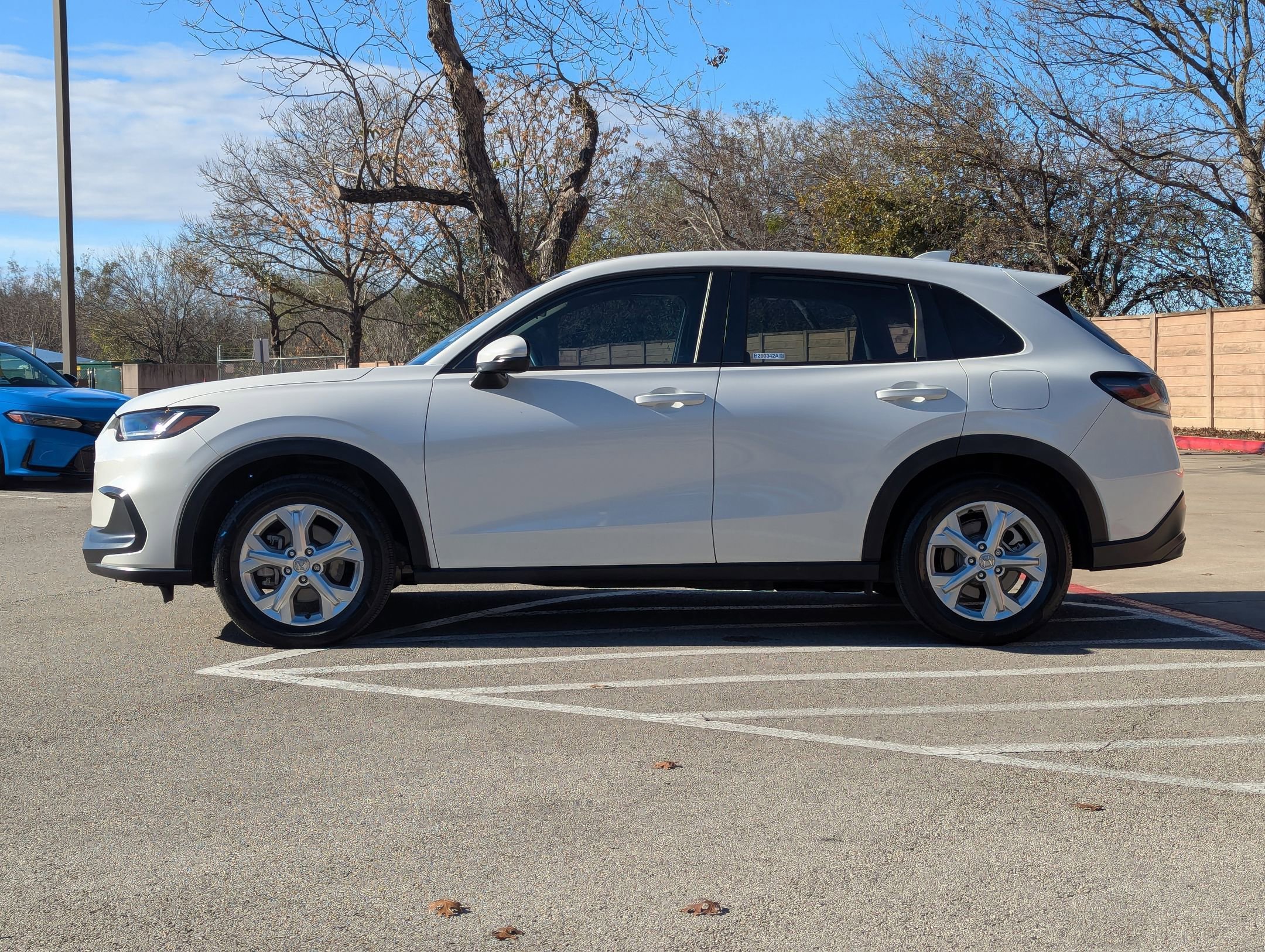 Used 2023 Honda HR-V LX image 7