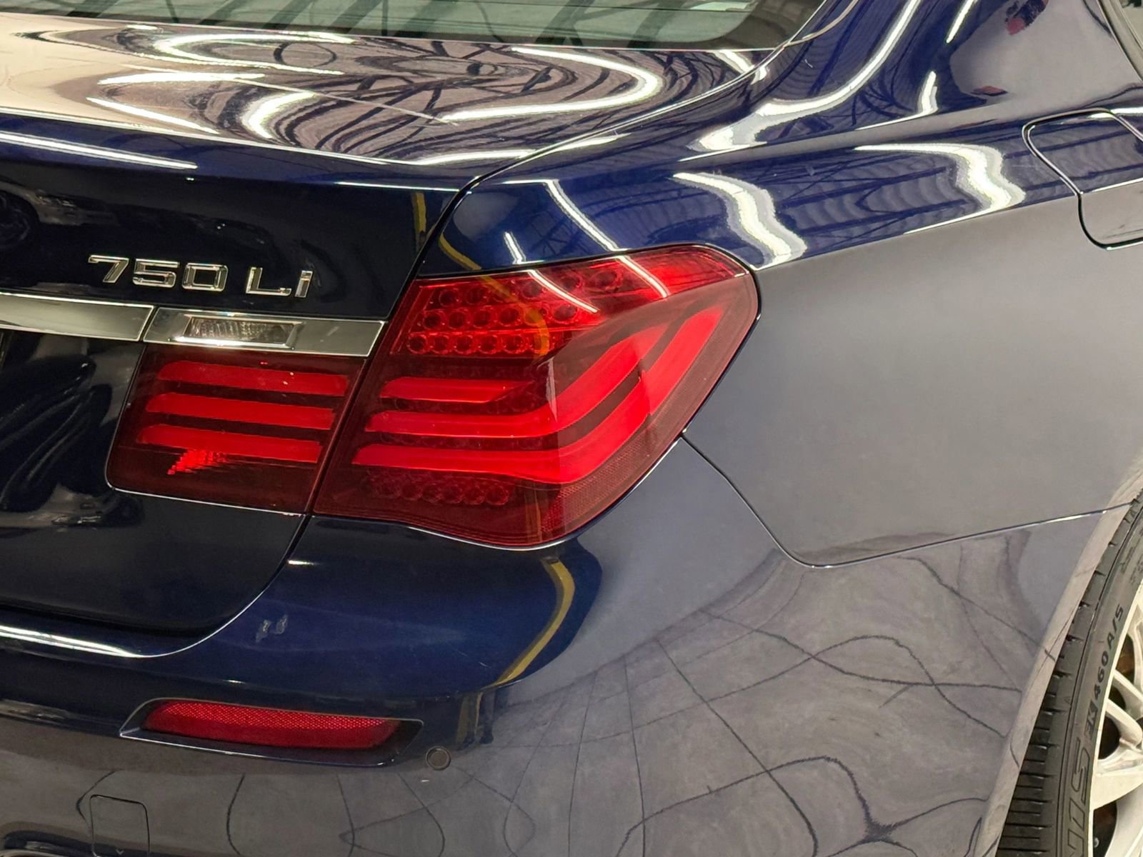 Used 2015 BMW 750Li w/ M Sport Edition RWD image 10