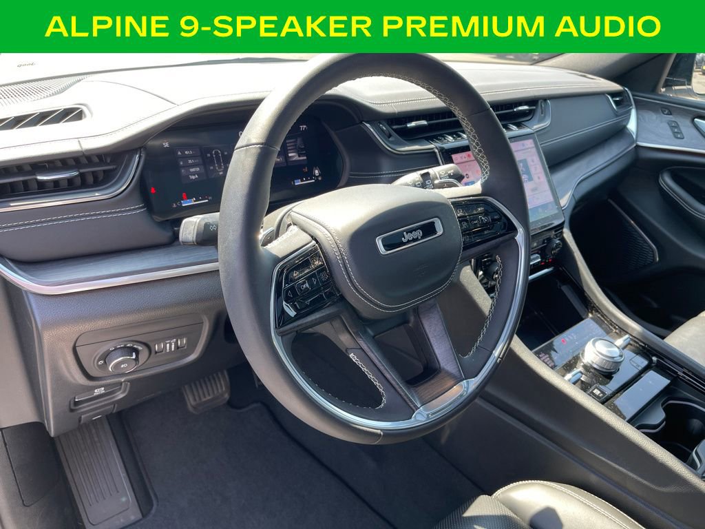 Used 2023 Jeep Grand Cherokee Overland w/ Luxury Tech Group IV AWD/4WD image 19