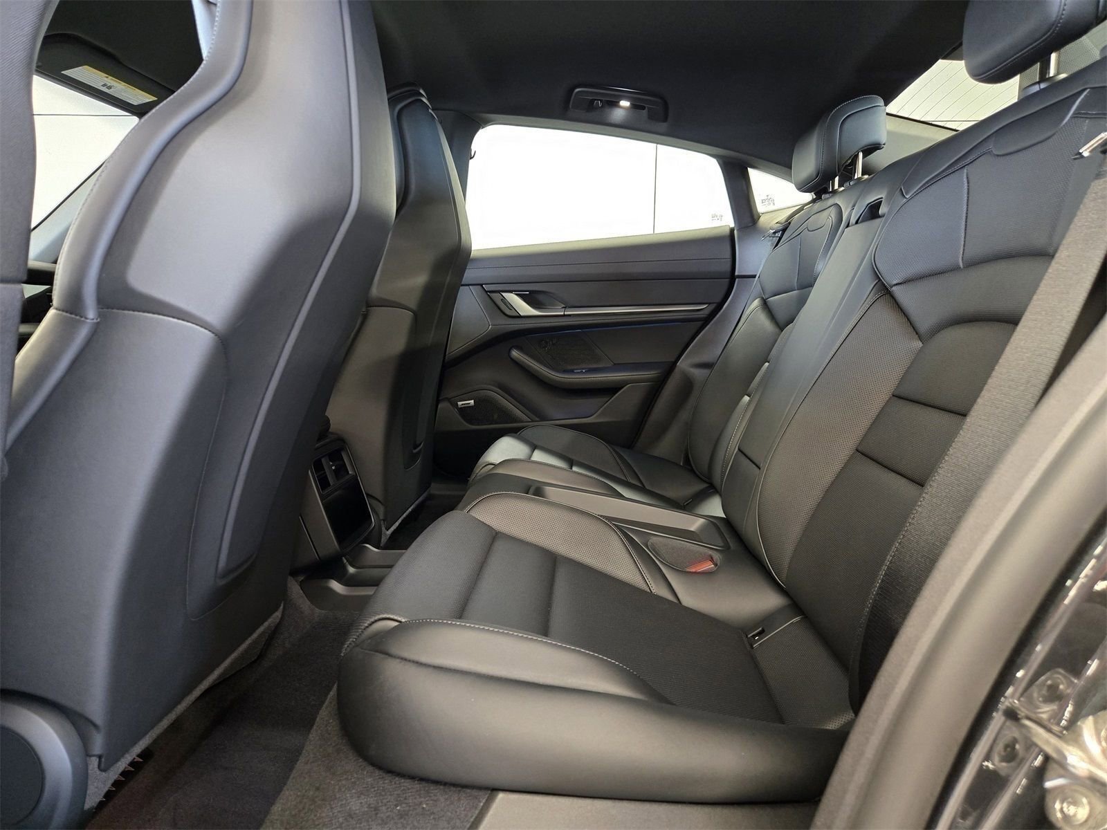 Used 2025 Porsche Taycan 4S image 10