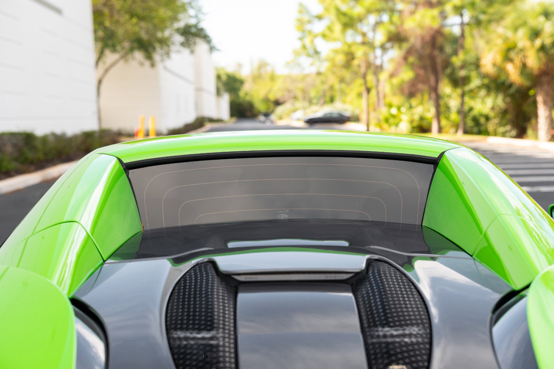 Used 2018 McLaren 570S Spider RWD image 21