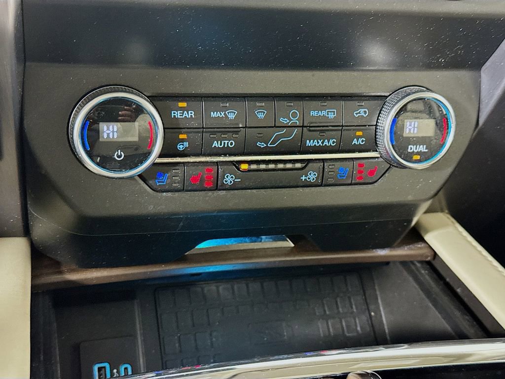 Used 2020 Ford Expedition Platinum image 17