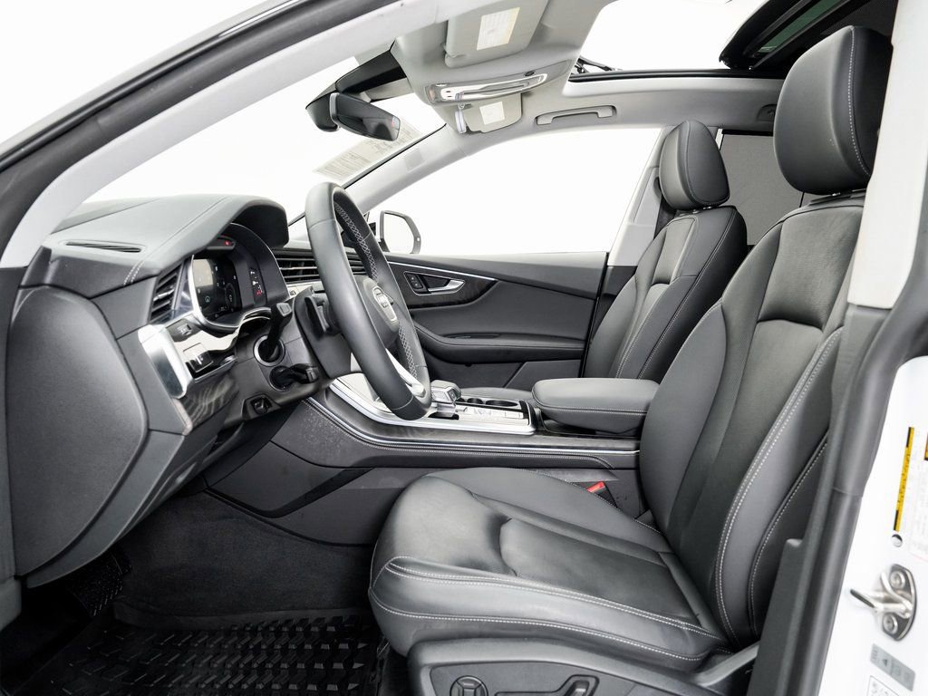 Used 2023 Audi Q8 Prestige w/ Prestige Package image 6