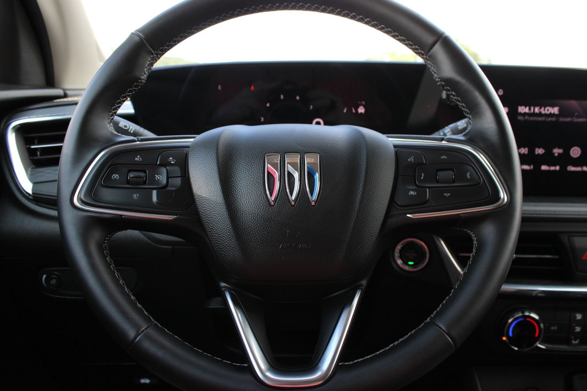 Used 2024 Buick Encore GX Preferred FWD image 28