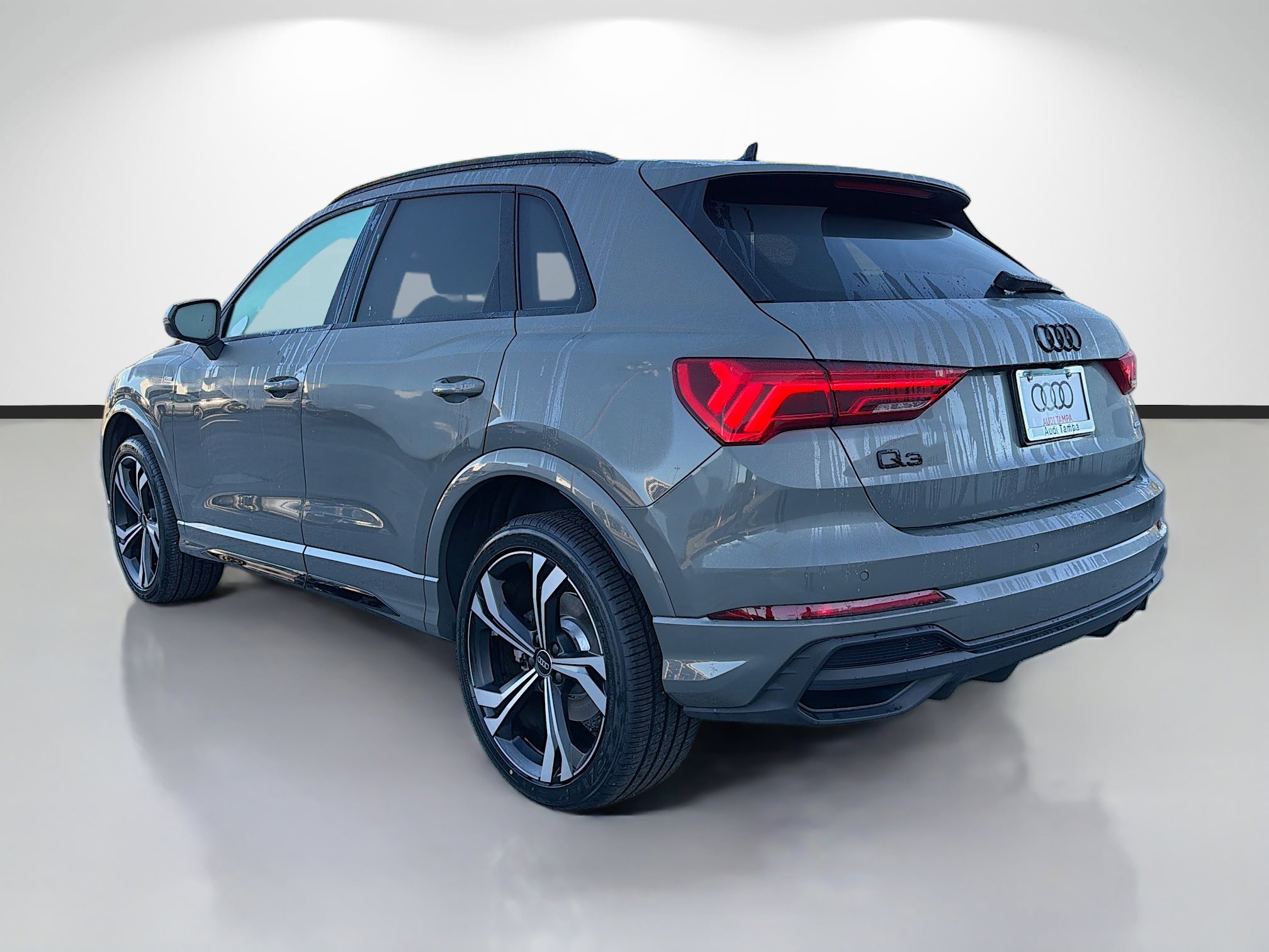 Used 2024 Audi Q3 2.0T Premium Plus image 5