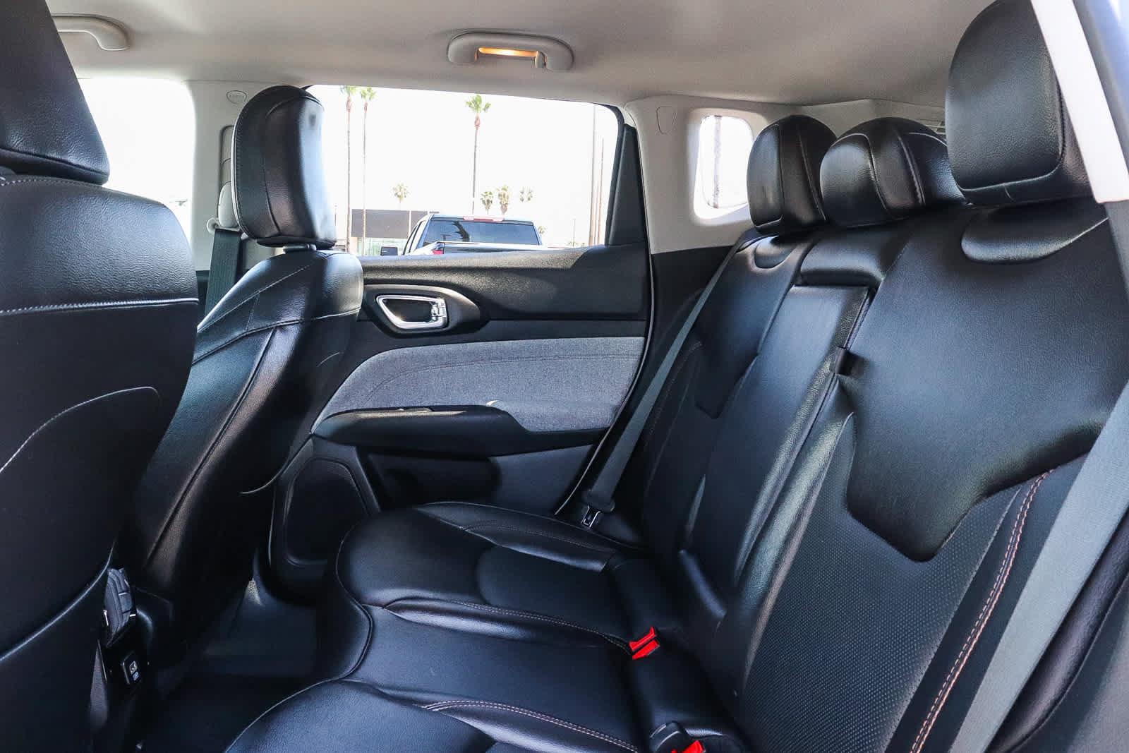 Used 2022 Jeep Compass Latitude AWD/4WD image 25