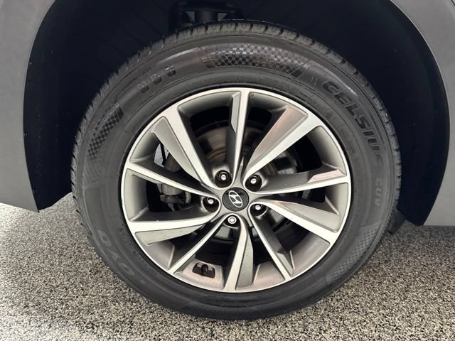 Used 2020 Hyundai Santa Fe Limited AWD/4WD image 24