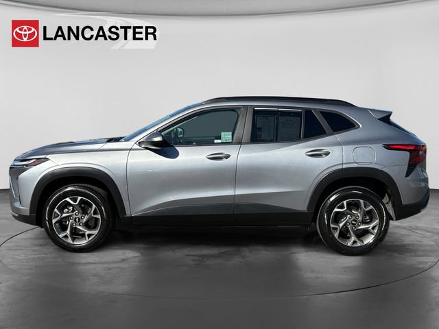 Used 2025 Chevrolet Trax LT FWD image 4