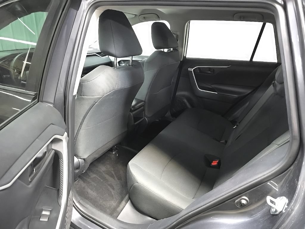 Used 2021 Toyota RAV4 LE AWD/4WD image 33