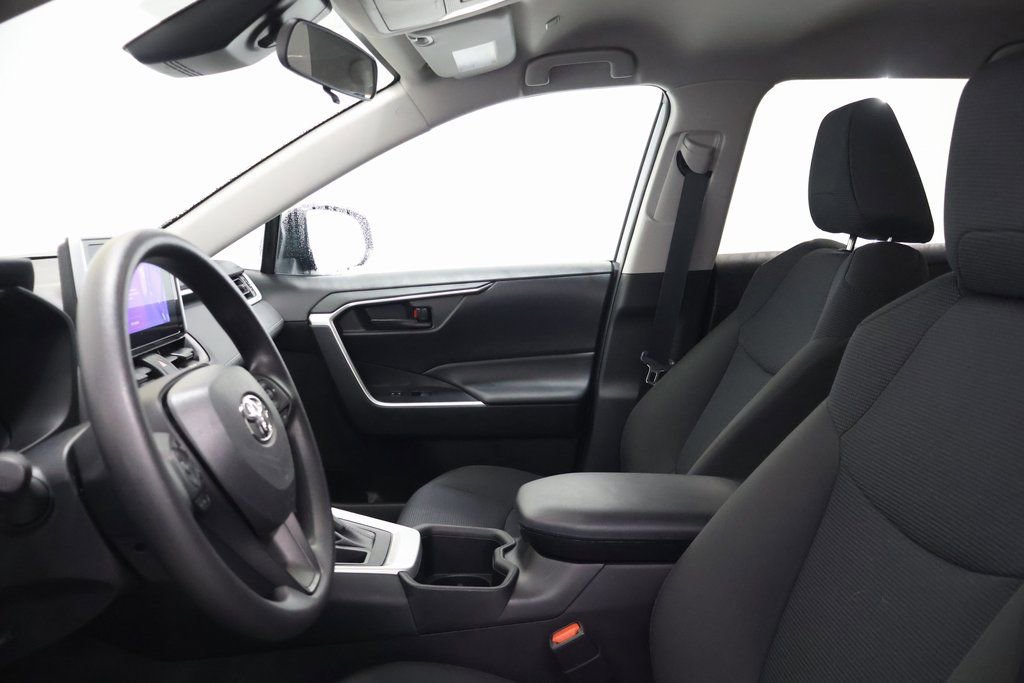 Used 2023 Toyota RAV4 LE image 13