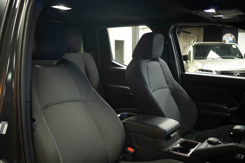 Used 2025 Toyota Tacoma SR5 AWD/4WD image 13
