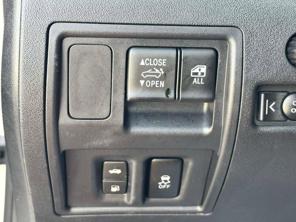 Used 2015 Lexus IS 250C w/ Luxury Package image 21