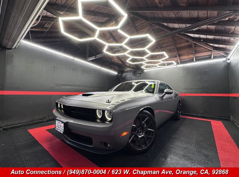 Used 2018 Dodge Challenger R/T w/ Quick Order Package 22P T/A RWD image 2