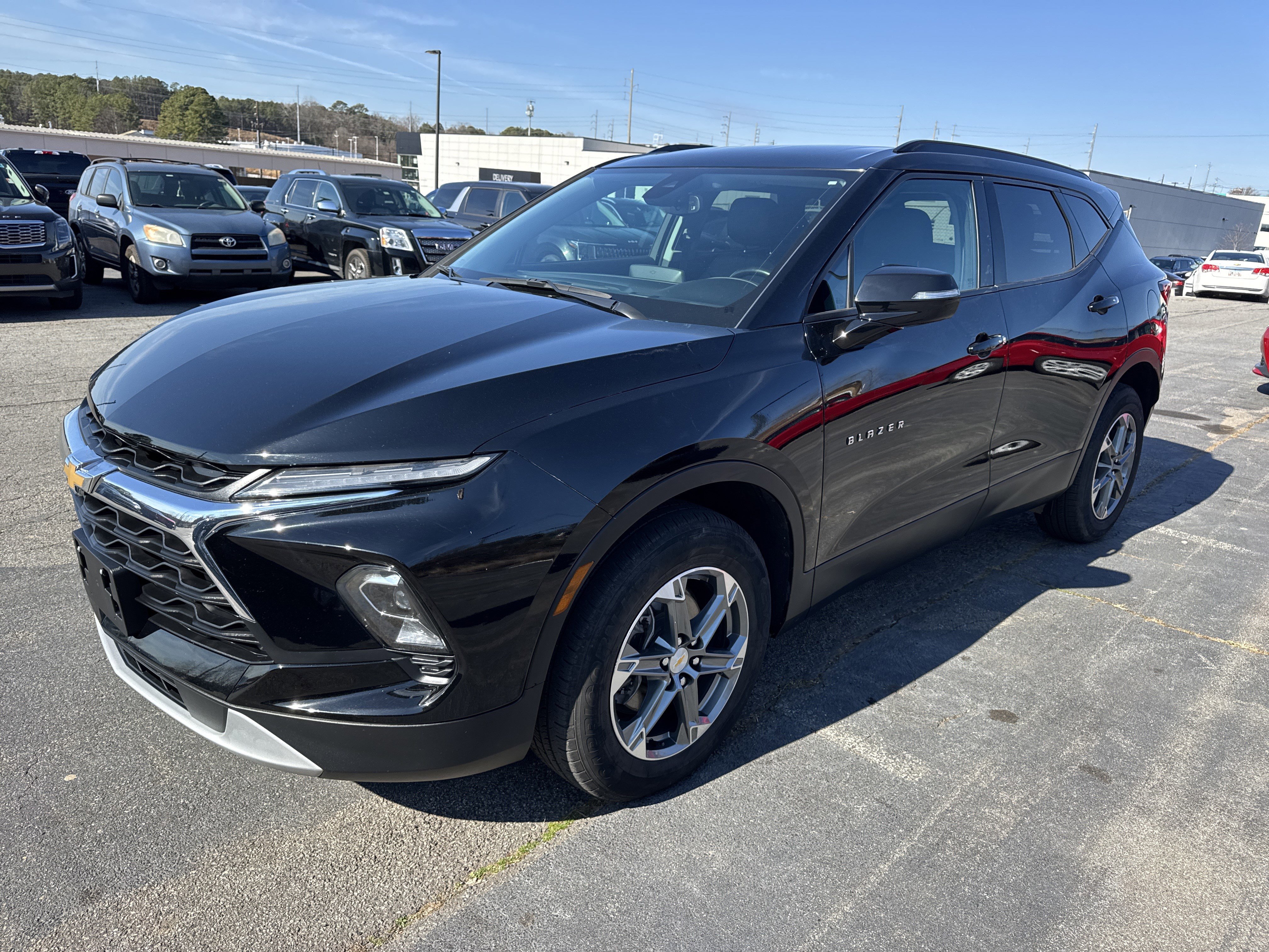Used 2023 Chevrolet Blazer LT image 3