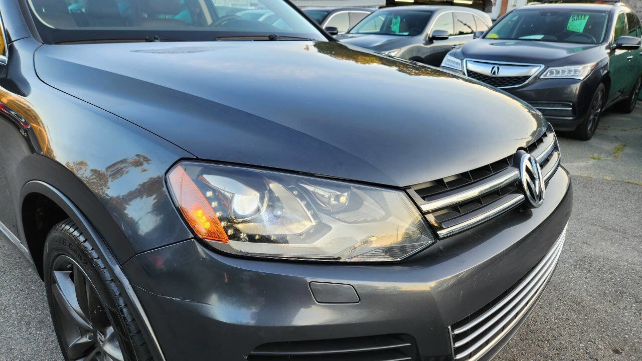 Used 2012 Volkswagen Touareg Executive image 20