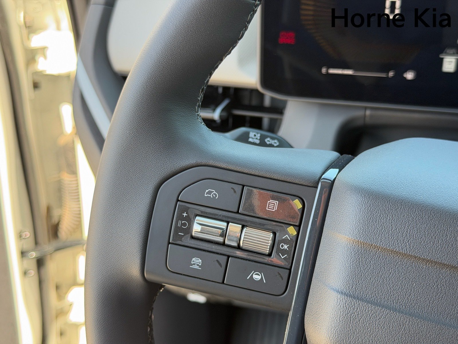 New 2027 Kia Seltos LX FWD image 14