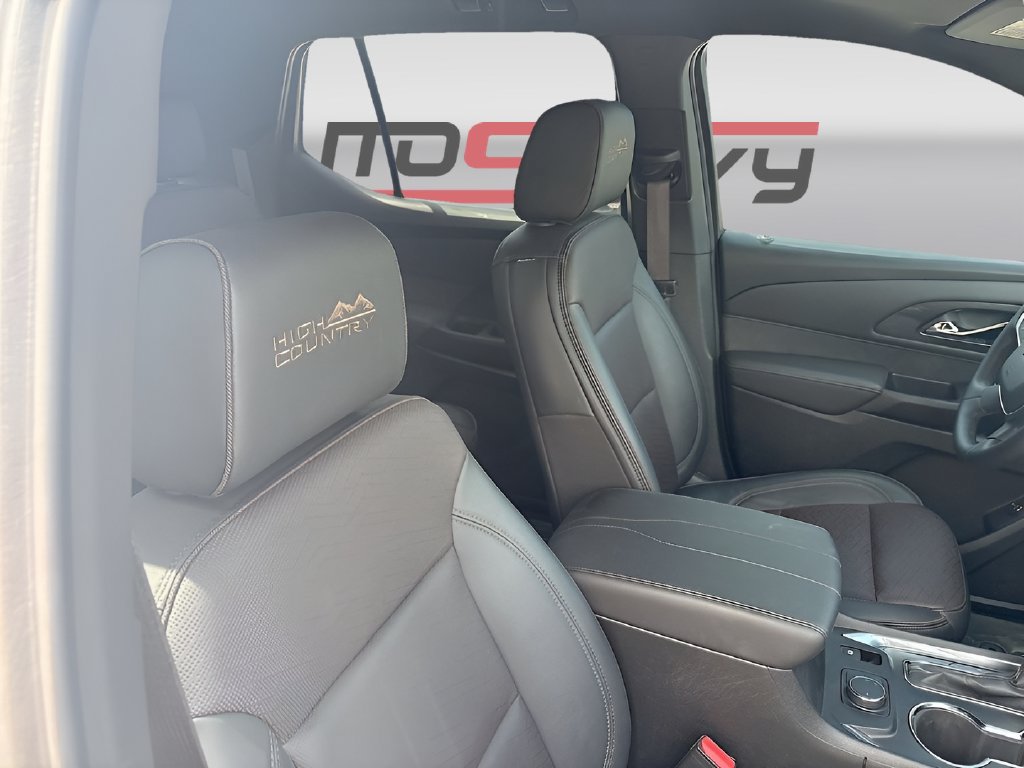 Used 2023 Chevrolet Traverse High Country w/ LPO, Floor Liner Package FWD image 31