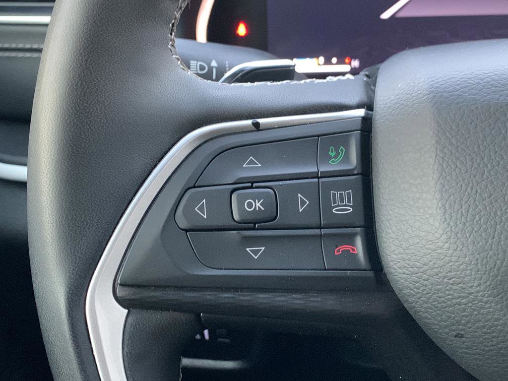 Used 2024 Jeep Grand Cherokee Altitude image 25