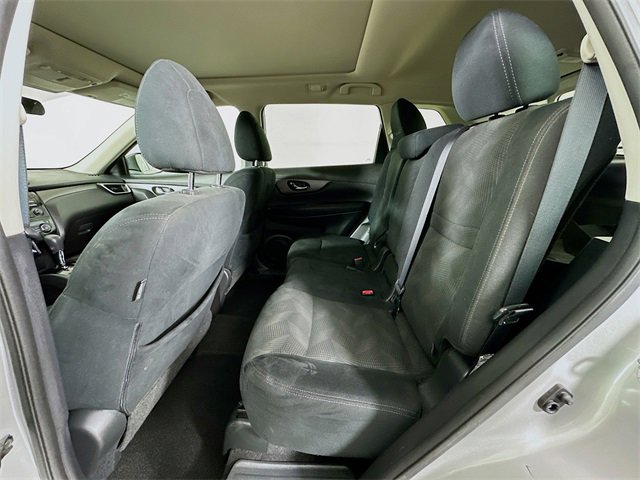 Used 2016 Nissan Rogue SV w/ SV Moonroof Package image 28