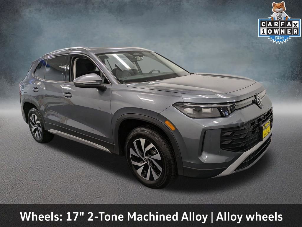 Used 2025 Volkswagen Tiguan S image 3