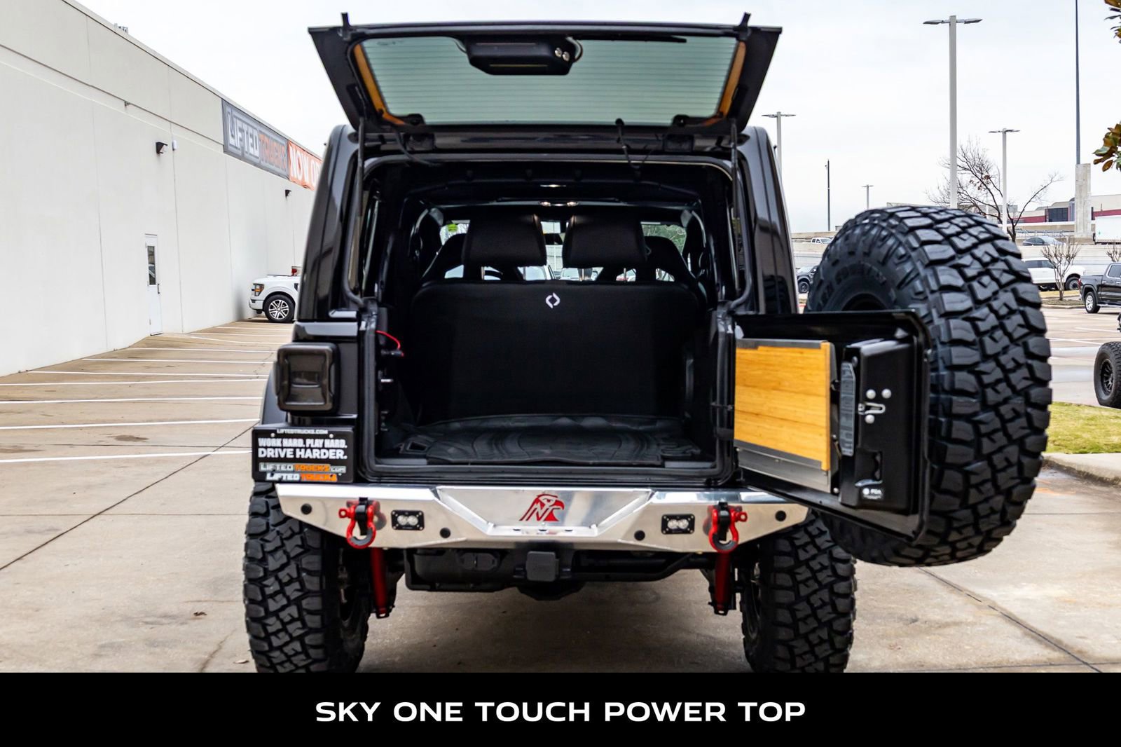 Used 2023 Jeep Wrangler Unlimited Rubicon image 9
