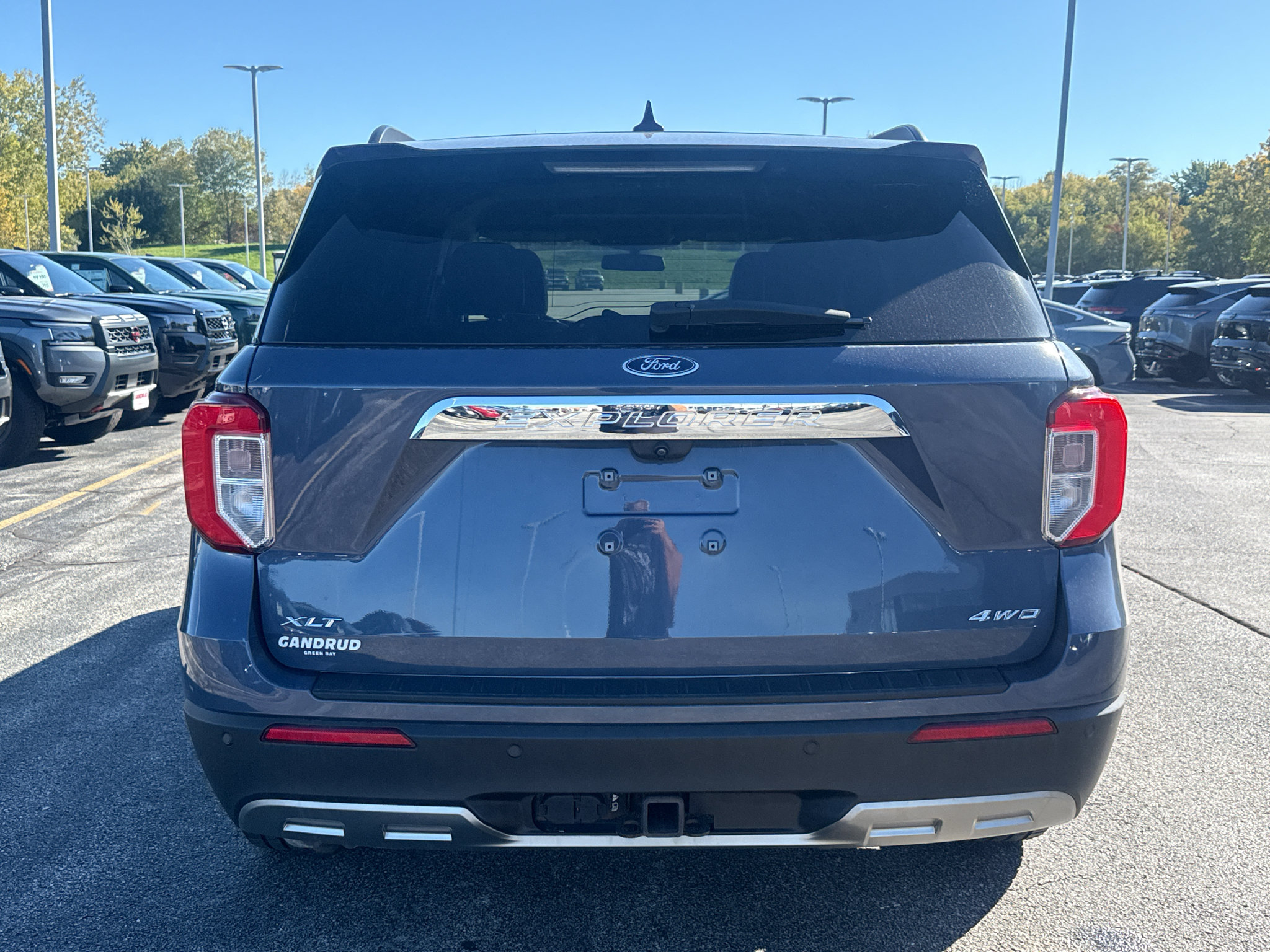 Used 2021 Ford Explorer XLT w/ Equipment Group 202A AWD/4WD image 3