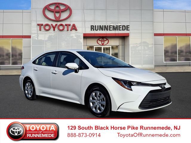 Certified 2024 Toyota Corolla LE FWD image 1