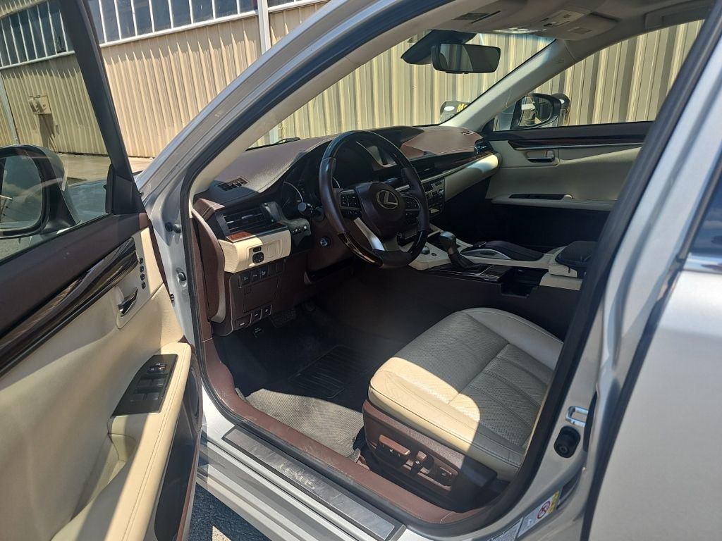 Used 2017 Lexus ES 350 FWD image 7