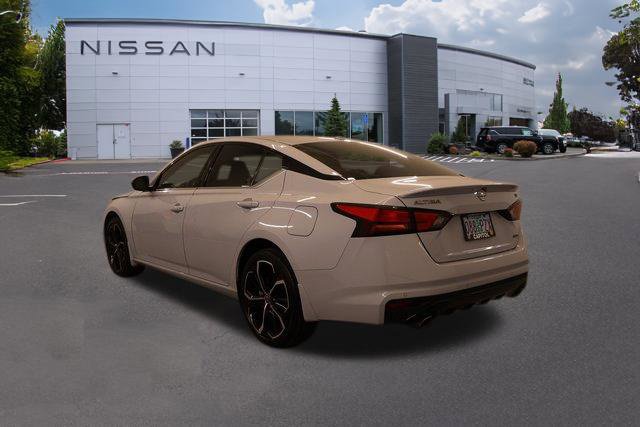 Certified 2023 Nissan Altima 2.5 SR w/ SR Premium Package AWD/4WD image 4