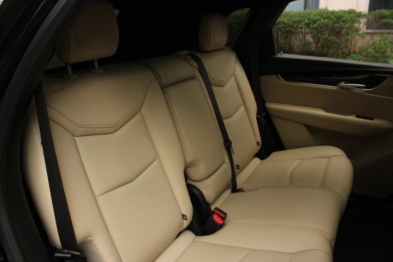 Used 2018 Cadillac XT5 Luxury w/ Driver Awareness Package FWD image 21