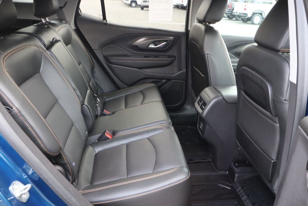 Used 2021 GMC Terrain SLT w/ LPO, Dark Accent Package image 21